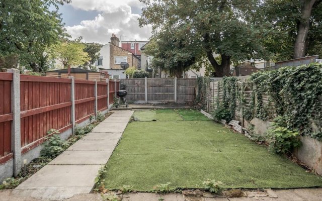 Impeccable and Welcoming 3-bed House in London