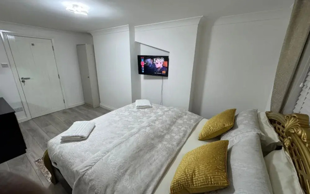 Cozy 2br-5guests-near Attractions-garden