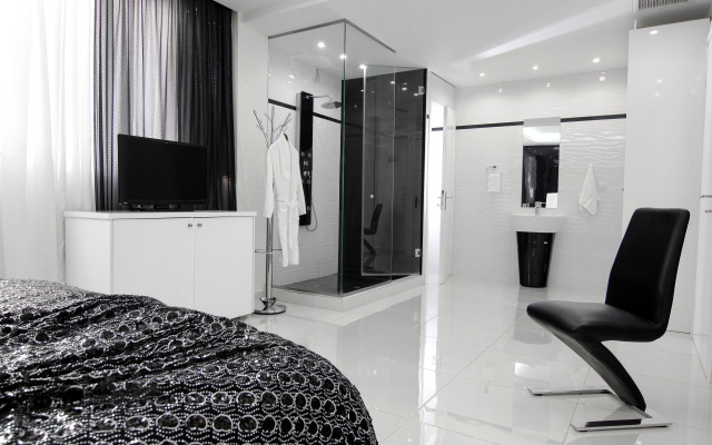 Athens Status Suites