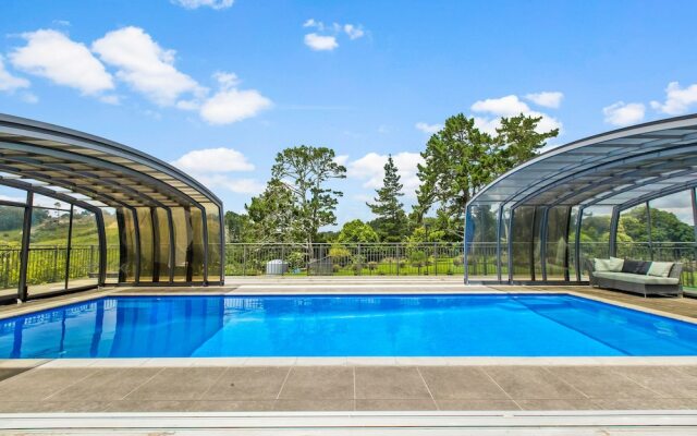 Luxe Whitford Mansion - Pool & Tennis Court