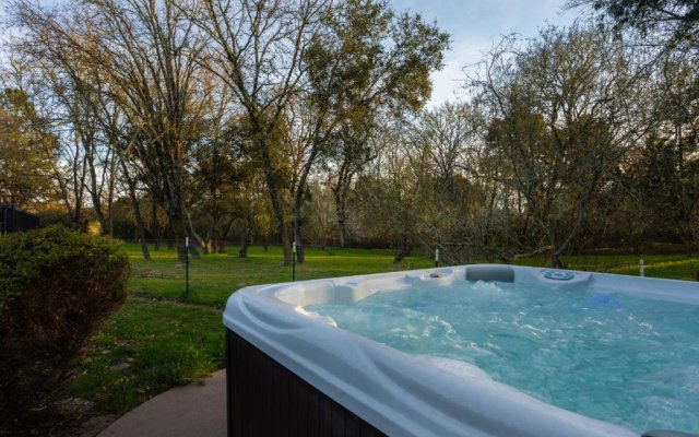 Mockingjay by AvantStay Peaceful Ranch Home w Spa Pool