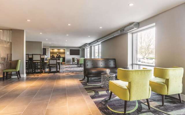 La Quinta Inn & Suites by Wyndham Atlanta Midtown - Buckhead
