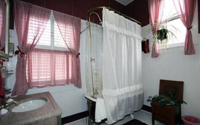 Victorian Garden Inn