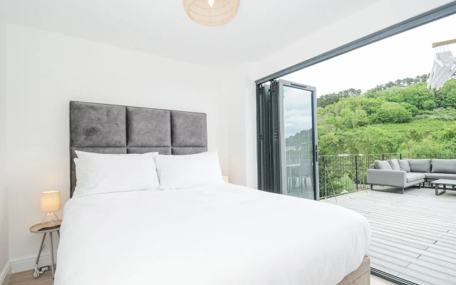 100 Hillside Villas