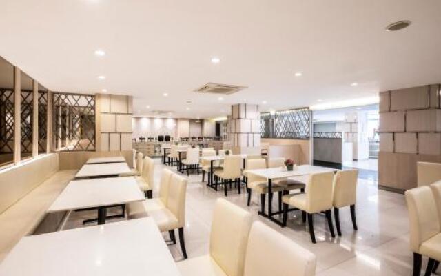 The Airport Courtyard Sha Extra Plus Certified B5040