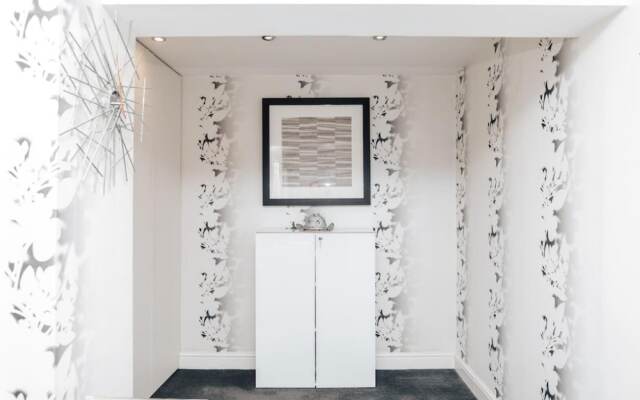 Wisteria House - Sleeps 11