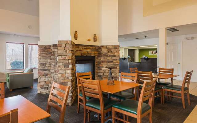 Studio 6 Greensboro, NC