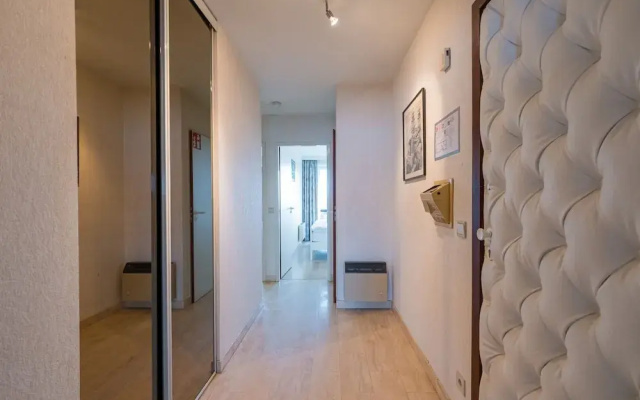 Bright Apartment Near the Center