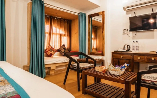 Hotel Golden Legacy - By PRAMANA EXP
