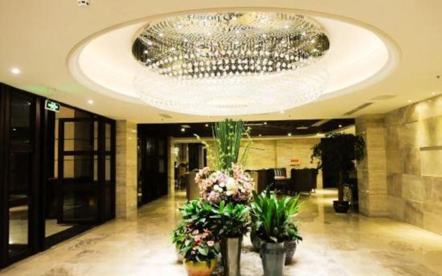 The Four Seasons of Riverview Hotel