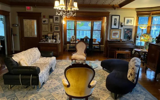 The Munroe Inn