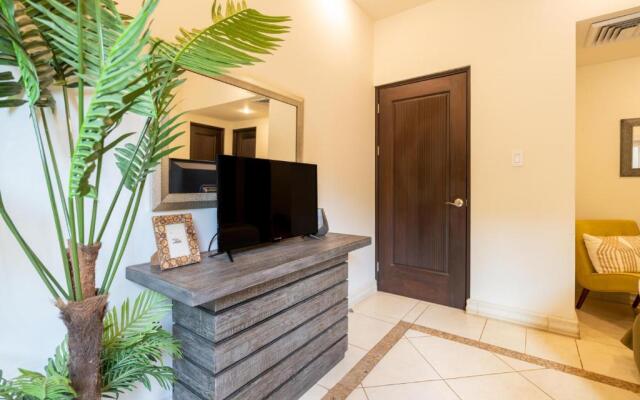 Bocaraca 2 - Luxury 2 BR Condo