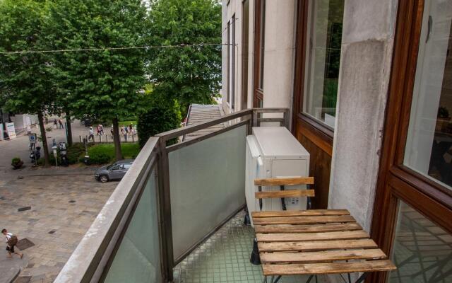 Luxury Apartment With Balcony