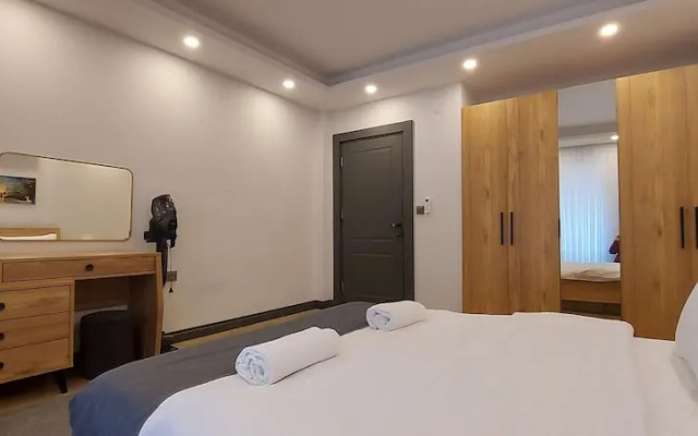 Professionally Maintained Spacious New Suites 2-2