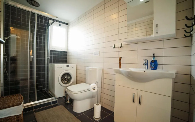 Sunny and Family Friendly Apartment Directly at the Pool