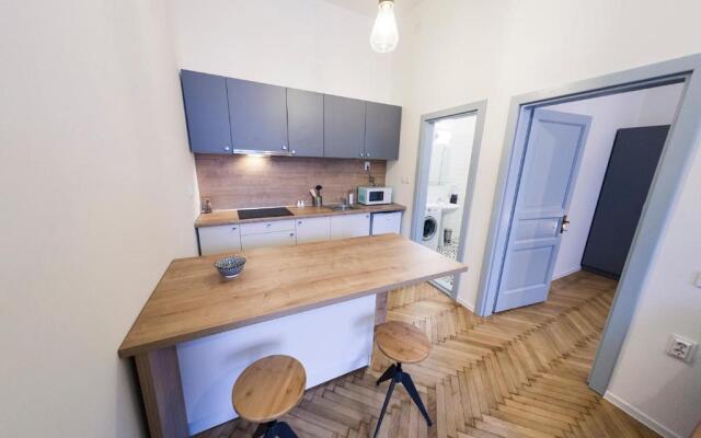 Central Luxury 4A