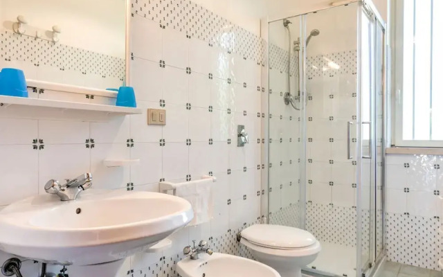 Charming Apartment in Marina di Ragusa With Terrace
