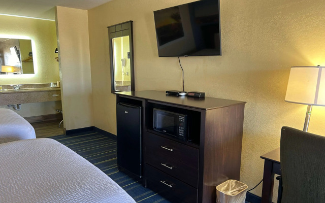 Days Inn by Wyndham Holbrook