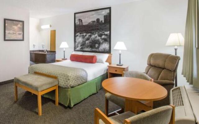 Super 8 Salina/Scenic Hills Area