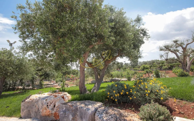 TD Trulli Benedetta w Pool in Peaceful Nature
