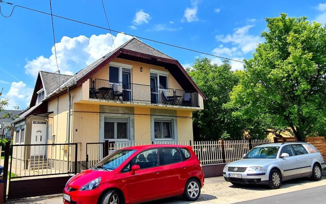 Nap-Hold Apartman