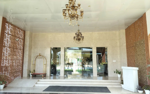 Hotel Luxe Opera NH8 - 7km from IGI Delhi Airport