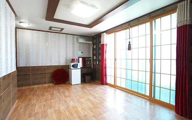 Geojedohaeyang Pension