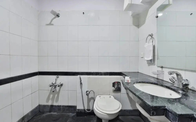 Hotel Chicago By OYO Rooms