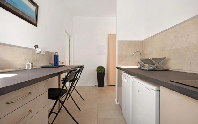 Fantastico 4 - With Large Private Terrace, Free Parking, air Conditioning, BBQ