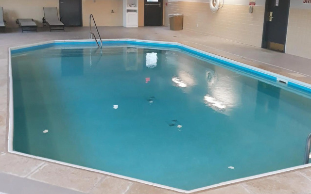 Country Inn & Suites by Radisson, DFW Airport South, TX
