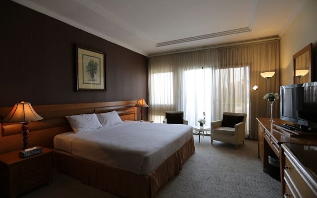 Kuwait Hyatt Hotel & Suites