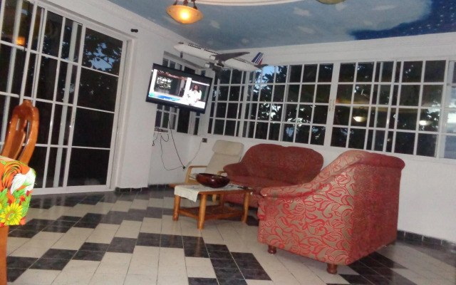 RIG Hostel Boca Chica Back Packer