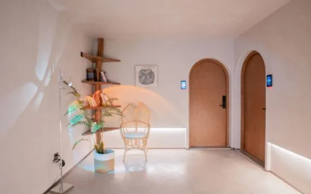 18 Degrees Smart Hotel(Kunming Vanke Charming City Guangwei Metro Station)