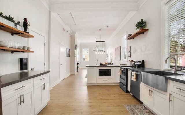 Revived Nola Home Near Everything!