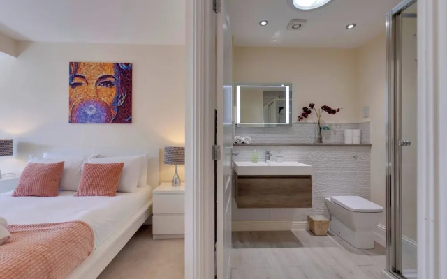 Modern Cambridge Home Business & Holiday Stays
