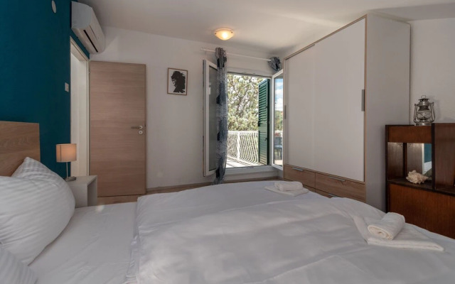 Casa Verde Apartment House