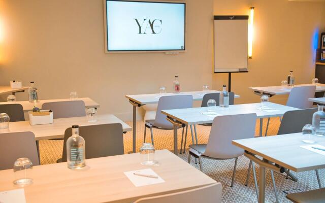 Hotel Yac Paris Clichy, A Member Of Radisson Individuals