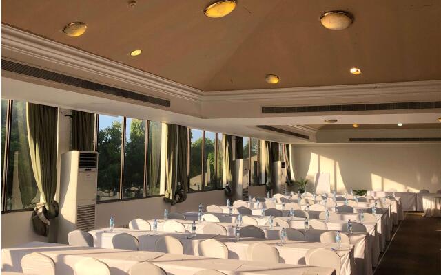 Golden Tulip Dar Es Salaam