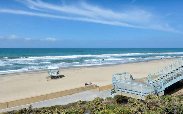 Holiday Inn Express Hotel & Suites Carlsbad Beach by IHG