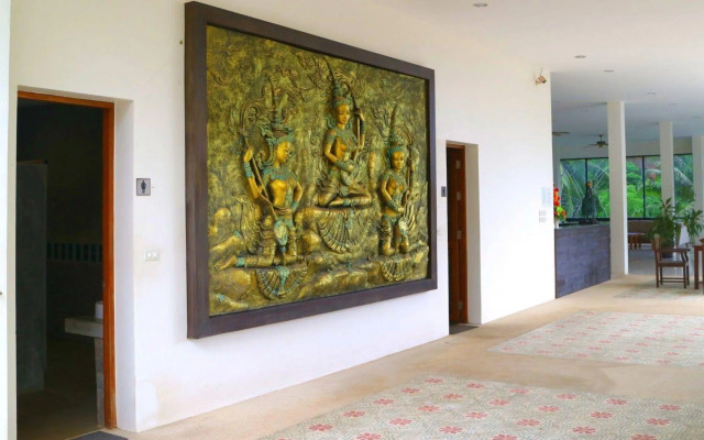 Luxury Apartment at Karon Hill