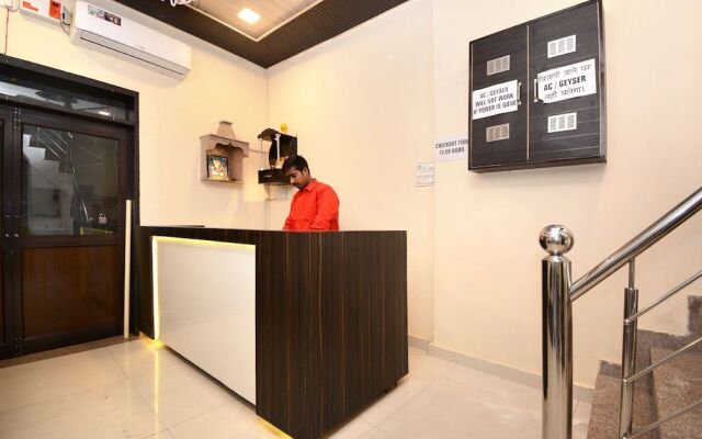 OYO 40235 Aashiaana Guest House