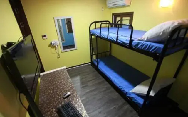 Backpacker Mr. Sea Insadong