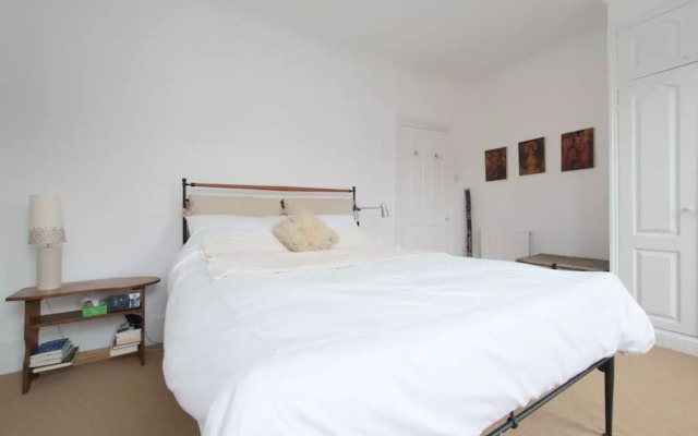 Beautiful 2 Bedroom House in Hackney