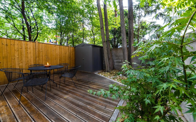 Cozy Apartment With Private Garden