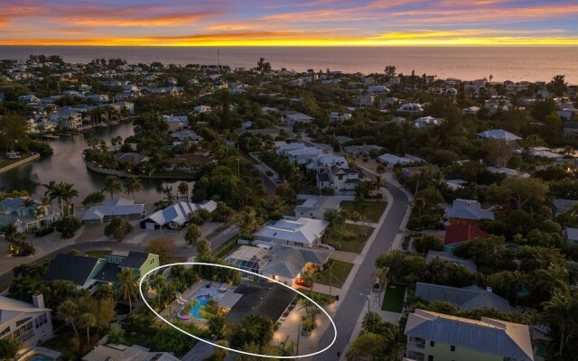 Bayside Bliss 3 Bedroom Home by RedAwning