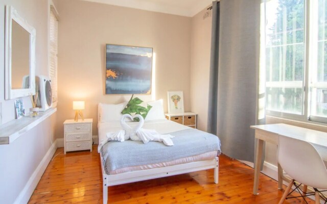 Cosy Apartment Walking Distance To Manly Beach