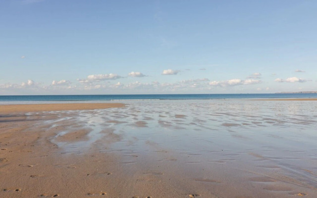Onshore 6 - Newquay Towan Beach View