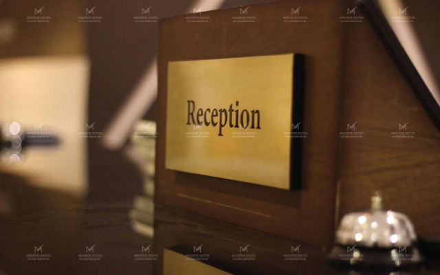 Meneur Hotel