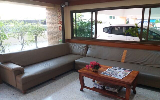 Chaiyaphruk Grand Hotel