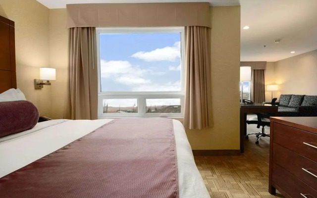 Days Inn - Regina Airport West